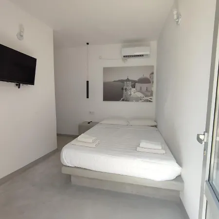 V D Apartment Fira (Santorini)