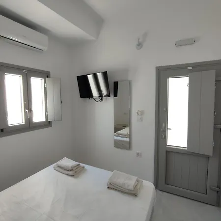 Moncler Fira Downtown Rooms 게스트하우스 *
